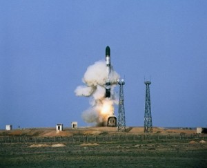 rusija-raketa-satana-rs-20-500x405