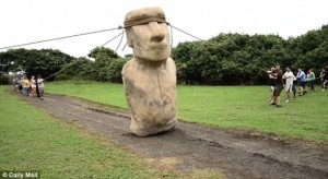 20130612-misteriozna-civilizacija-so-jazhinja-gi-transportirala-moai-statuite-1