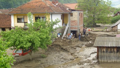 471689_loznica01-vracaju-krupanj-u-zivot-posledice-poplave-foto-s.pajic_ig