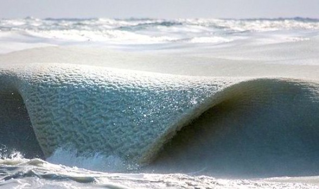 frozen-waves-560796