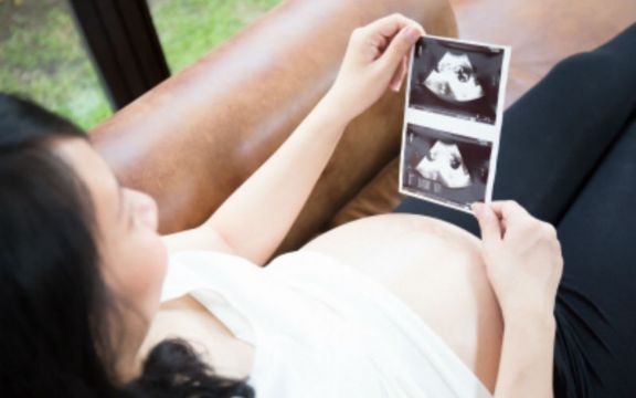ultrazvuk bebe trudnica bremena
