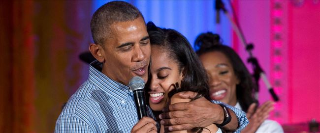 AP_Obama_Malia_20160705_12x5_1600